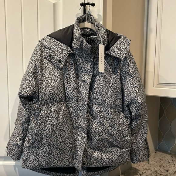Varley Carmeline Puffer size X-Small (leopard print) - Picture 2 of 4